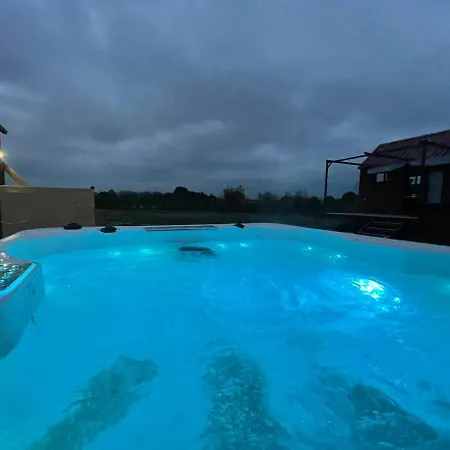 Myinsolite - Tiny-house, Jacuzzi, Brasero, Piscine *